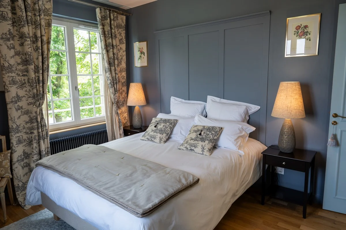 Chambre Mont Verdun — ambiance chaleureuse avec éclairage tamisé en soirée