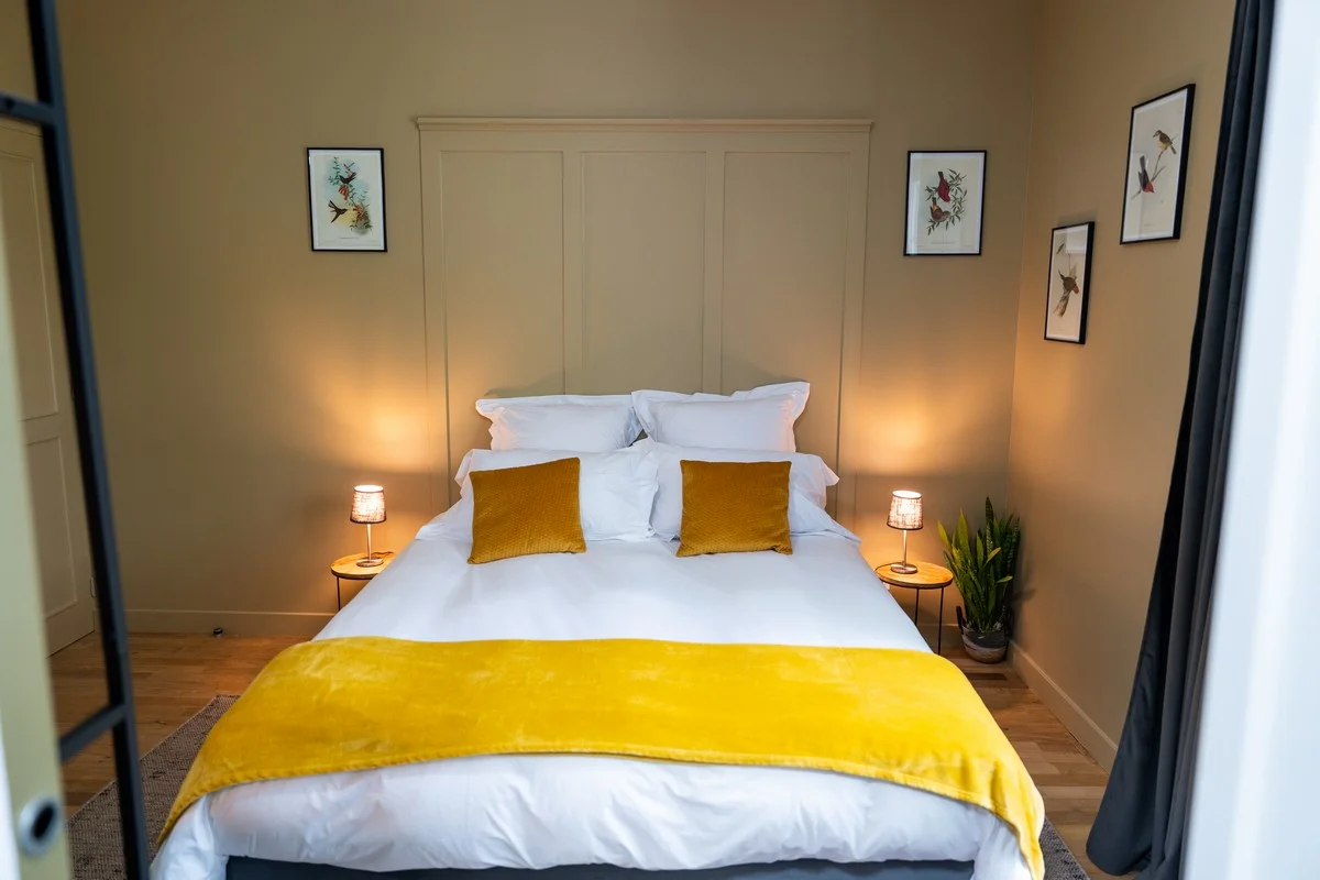 Chambre Mont d'Or — vue d'ensemble de la chambre, atmosphère élégante