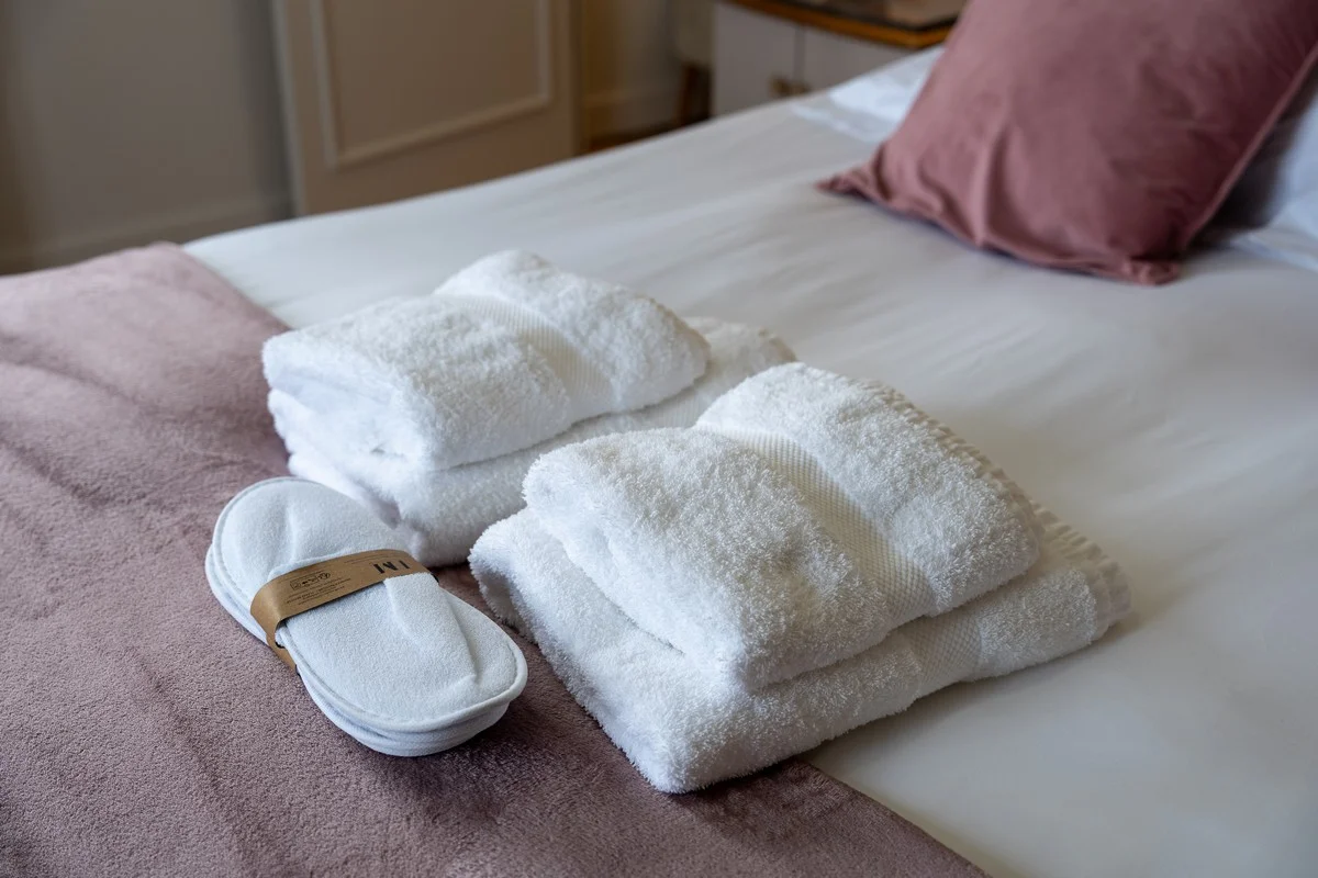 Chambre Mont Blanc — peignoirs et serviettes moelleuses préparés pour vous