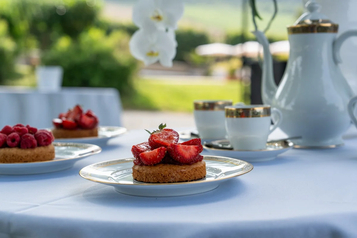 Café et thé servis le matin à la Villa