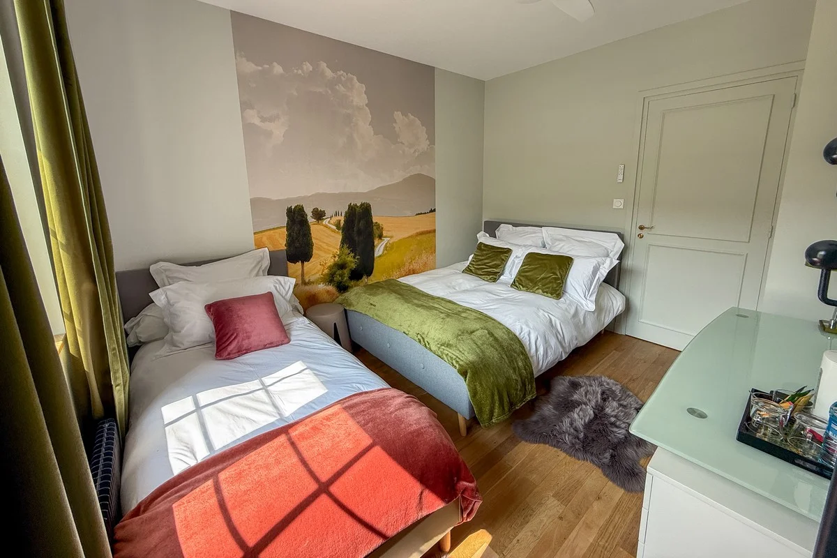 Chambre Saint-Rigaud — espace nuit confortable et lumineux