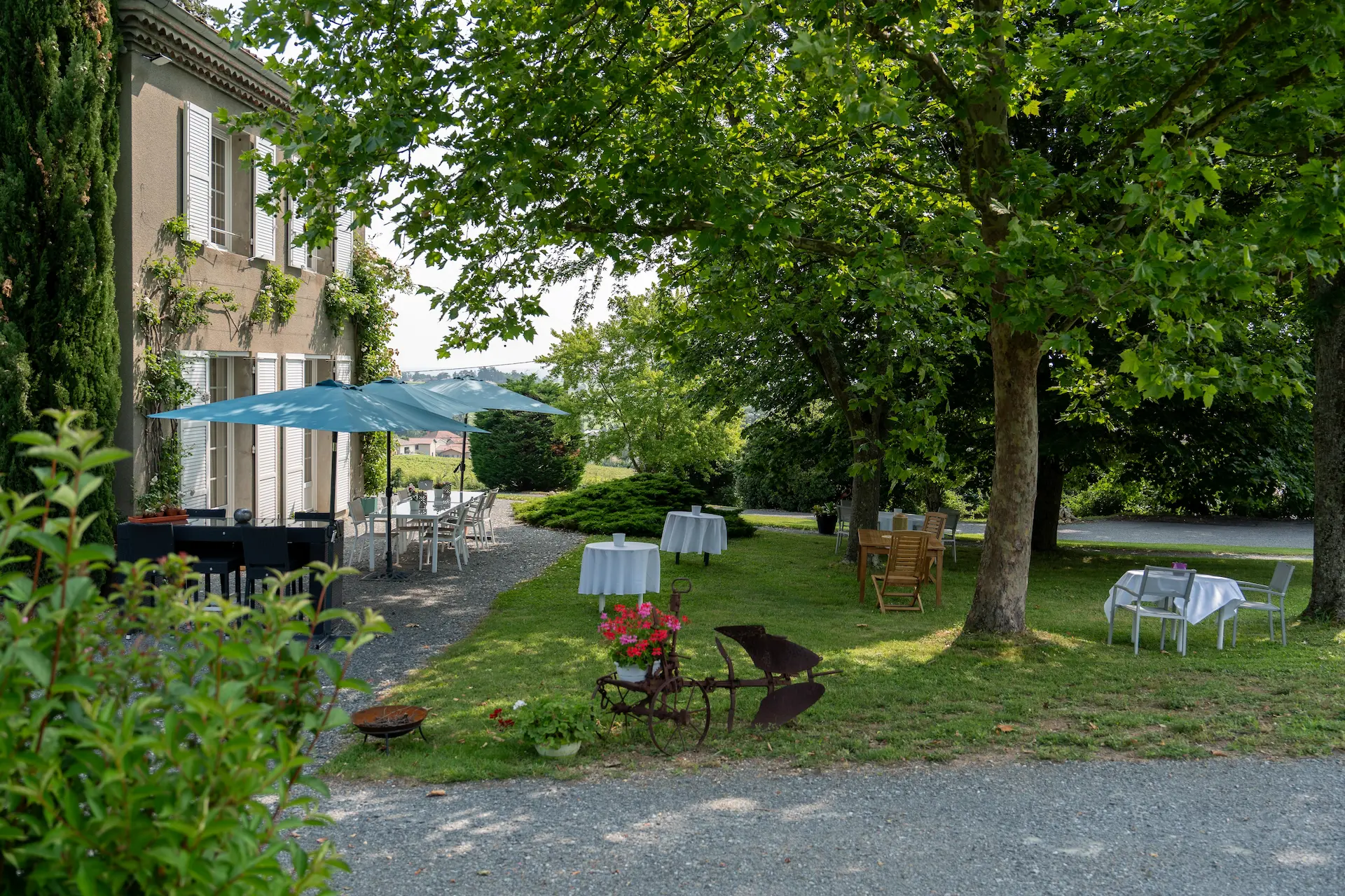 Vue sur le domaine et les vignes depuis la Villa Saint-Lager